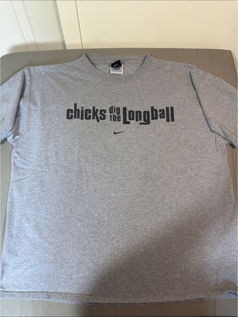 Nike Team XL Gray 'Chicks Dig the Longball' Chicago White Sox T-Shirt